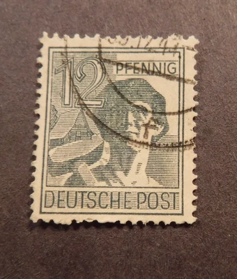 Scott #561, 1947-48, 12pf, trabajador, sello usado Foto 1 de 2