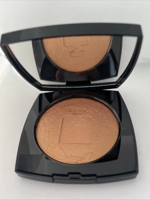 Chanel Maxi Illuminating Powder New - Image 1 of 4