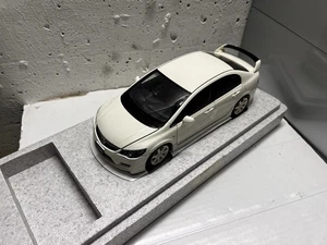 Honda Civic Type R (FD2) White MotorHelix 1/18 - Foto 1 di 14