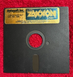 Disquete de 5 1/2" ~ Zaxxon ~ 1983 ~ Juego de Sega ~ Datasoft Inc - Imagen 1 de 3