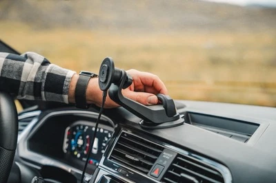 Quad Lock V6 Car Dash / Window Suction Cup Mount | Black - Image 1 of 4