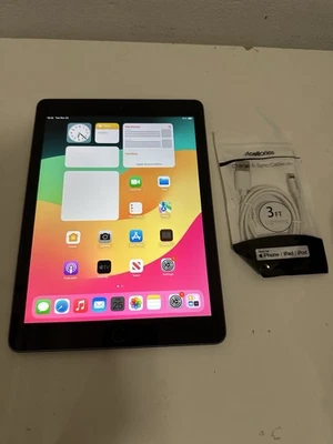 Apple iPad 6th Gen. 32GB, Wi-Fi, 9.7in - Grade D - Image 1 of 4