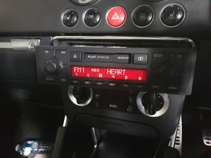 Audi TT A6/A2/TT☆Chorus 2☆Radio/Cassette☆Headunit☆Inc code & Booklet - Picture 1 of 13