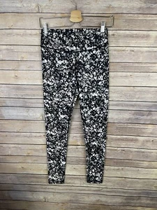 Fabletics XS NWOT Compression Leggings Black Gray White Dots Activewear Cropped - Picture 1 of 10