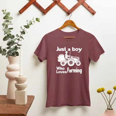 Camiseta Just A Boy Who Loves Farming Country Vida Rural Agricultura Agricultores Regalo Foto 1 de 4