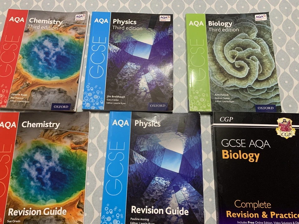 AQA GCSE Triple Science: Biology, Physics, Chemistry  & revision guides - Image 1 of 4