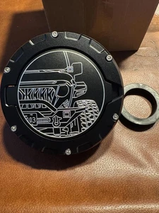 Jeep Wrangler 2018-2025 Gas cap fuel tank cover  - Foto 1 di 7