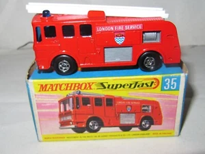 Matchbox Superfast No.35 - MERRYWEATHER FIRE ENGINE - MIB - Picture 1 of 9
