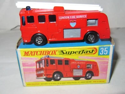 Matchbox Superfast No.35 - MERRYWEATHER FIRE ENGINE - MIB - Image 1 of 4