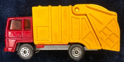 1979 Lesney Matchbox SuperFast #36 Garbage Refuse Truck 1:64 Diecast Red Cab - Image 1 of 4