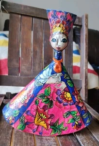 Portacandele vintage Hector Ruiz cartapesta dama arte popolare messicana firmato 11" - Foto 1 di 24
