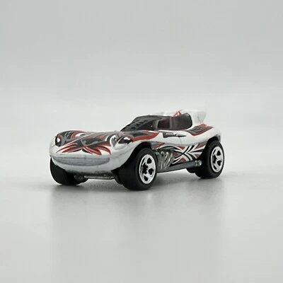 Hot Wheels Cat-A-Pult Pearl White 2004 Final Run Edition Metal Body & Metal Base - Image 1 of 4