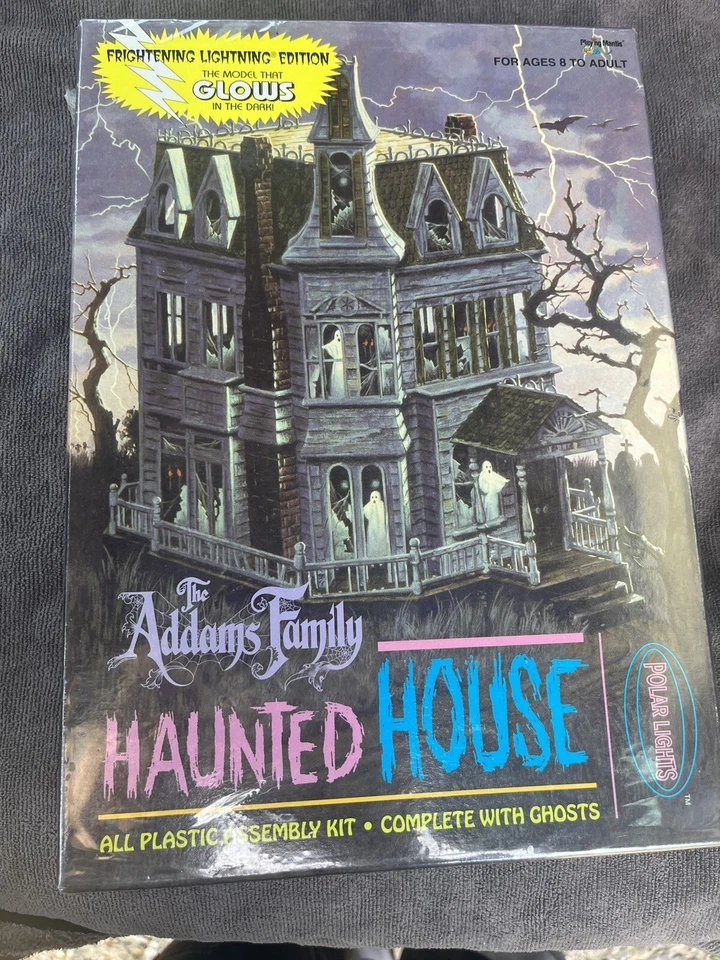 Polar Lights The Addams Family Haunted House Assembly Kit (5002)