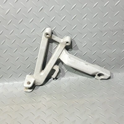 ♻️ Soporte reposapiés trasero izquierdo Honda CBR 600 F2 1991 - 1995 ♻️ Foto 1 de 4