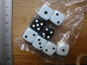 8D6 DICES /DES  BASE GAME  WIDOWER'S WOOD PRIVATEER/ WARMACHINE  G43 - Imagen 1 de 1