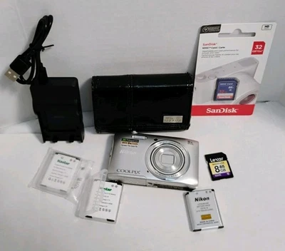 Nikon COOLPIX S3600 20MP 8X Zoom Digital Camera Silver FREE SHIPPING W/Charger+ - Image 1 of 4