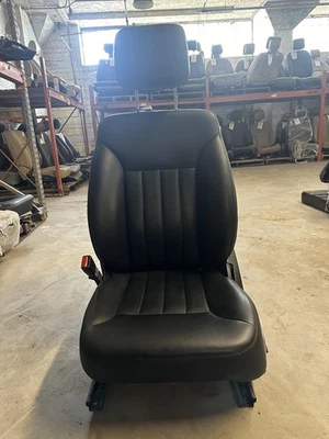 2006-2013 Mercedes Benz R350 OEM W251 R500 R63 R320 R550 Black Front Driver Seat - Image 1 of 4