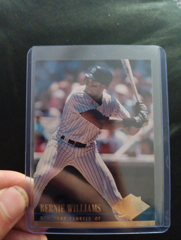 1994 Fleer Ultra - #103 Bernie Williams - Image 1 of 2