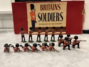 Vintage Britains Set No. 1327 Grenadier Guards - Picture 1 of 8