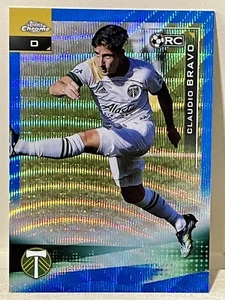 2021 Topps MLS Chrome Claudio Bravo Blue Wave Rookie Refractor /199 #157 RC - Picture 1 of 4