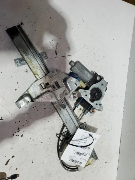 Regulador de ventana delantera derecha 1997-2005, Buick Century, Psngr, 3,1 L, N.º de parte: 10334396 Foto 1 de 4