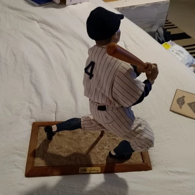 Lou Gehrig New York Yankees Uniforme de Tela y Sombrero Figura Ashton Drake Galerías Foto 1 de 4