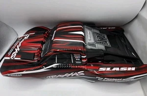 Carcasa sin clip Traxxas Slash 1/10 roja y negra solamente - Imagen 1 de 4