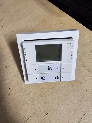 Busch-Jaeger Tastsensor 6124/01-8. Bedienelement 6120/12-101 Busankoppler. - Bild 1 von 4