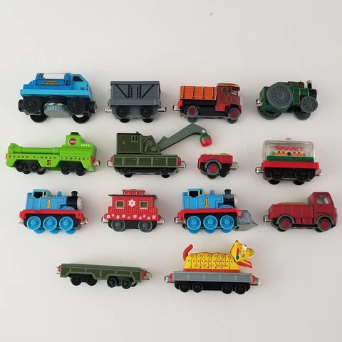 Thomas The Tank Engine Diecast Magnetic Train Car Engine Lot of 14 Cover