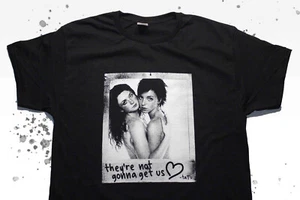 t.A.T.u. Polaroid They're Not Gonna Get Us Lyric Europop LGBTQ Pride EDM Shirt - Bild 1 von 7