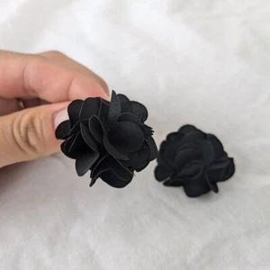 Black Flower Shaped Cloth Earrings - Picture 1 of 7