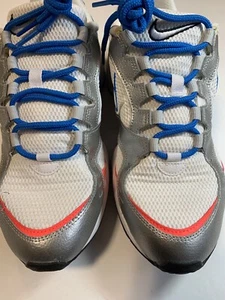 WOMANS NIKE AIR SHOE SIZE 9.5 M - Picture 1 of 5