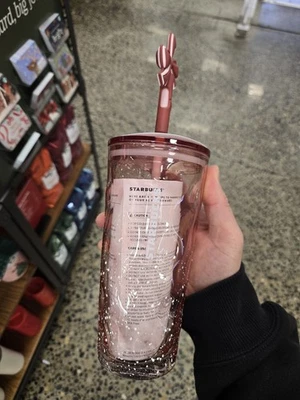 Globo de neve Starbucks 2025 feriado vidro rosa copo frio com cobertura 18 oz - Imagem 1 de 4