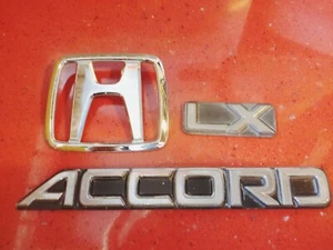 86 87 88 89 Honda Accord LX Trunk Emblem Badge Nameplate 75722-SE0-A00 OEM Rear - Picture 1 of 6
