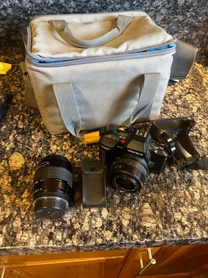 Yashica 200-AF 35mm Film Camera w/ 70 and 210mm Lenses, Flash, Case, WORKS - Image 1 of 4