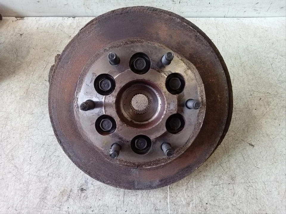 2004-2008 Chevy Colorado Front RH Passenger Spindle Knuckle Assembly W/o Abs Oem - Image 1 of 4