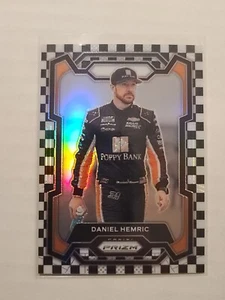 Prizm NASCAR 2024 Daniel Hemric #58 bandera a cuadros Prizm paralelo 54/75 - Imagen 1 de 2