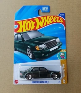 2025 new HOT WHEELS mainline 52/250 MERCEDES-BENZ 500 E green 70s vs 90s - Picture 1 of 6