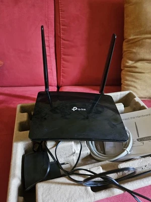 TP-LINK TL-MR150 300Mbps 4G LTE Wi-Fi Router - Nero - Immagine 1 di 3