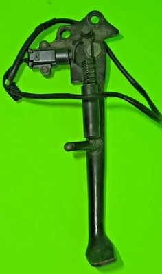 Conjunto de suporte lateral 2008 Yamaha FZ1 com suporte 2D1-27311-00-00 - Imagem 1 de 2