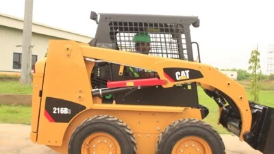 Adesivos para minicarregadeira Caterpillar 216B3 FRETE GRÁTIS - Imagem 1 de 2