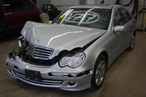 Luz antiniebla derecha conjunto Mercedes Clase C OEM - Imagen 1 de 12