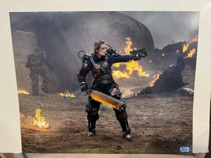 FOTO FIRMADA POR EMILY BLUNT 16X20 BORDE DEL MAÑANA AUTO CERTIFICADO DE AUTENTICIDAD BECKETT BAS - Imagen 1 de 4