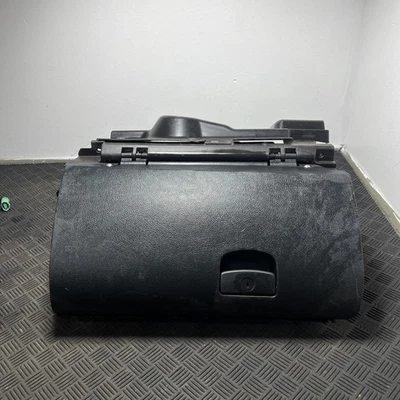 Conjunto de porta-luvas 2013 Subaru Outback - Imagem 1 de 4