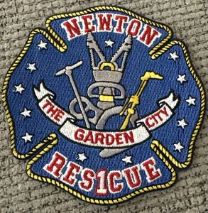 Newton MA Heavy Rescue 1 Bügelbild Patch 4x4 selten Fund Sammlerstück - Bild 1 von 2
