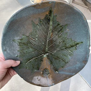 Studio Pottery Danny I John 3:1 Signed Plate Dish Leaf Embossed Green 11" Nature - Picture 1 of 18