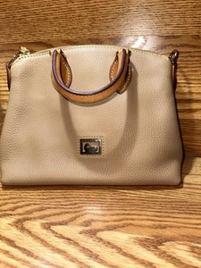 Dooney & Bourke Handbag Crossbody Caramel Pebbled Leather Purse No Straps - Picture 1 of 7
