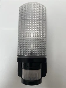Griffin Bulkhead Wall Light PIR Sensor Model: 19138 Height 27.6cm Wattage 60W - Picture 1 of 6