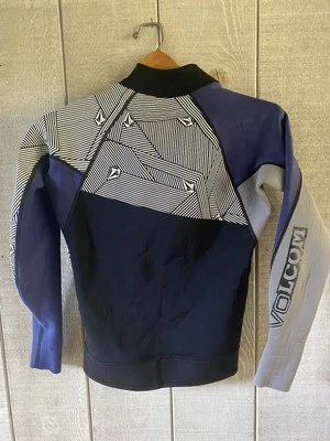 Volcom Woman’s Wetsuit Top Neoprene Long Sleeves Small - Image 1 of 4
