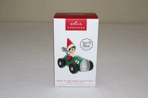 2023 Hallmark Ornament Race to the Finish Scout Elf The Elf on the Shelf - Neu in OVP - Bild 1 von 4